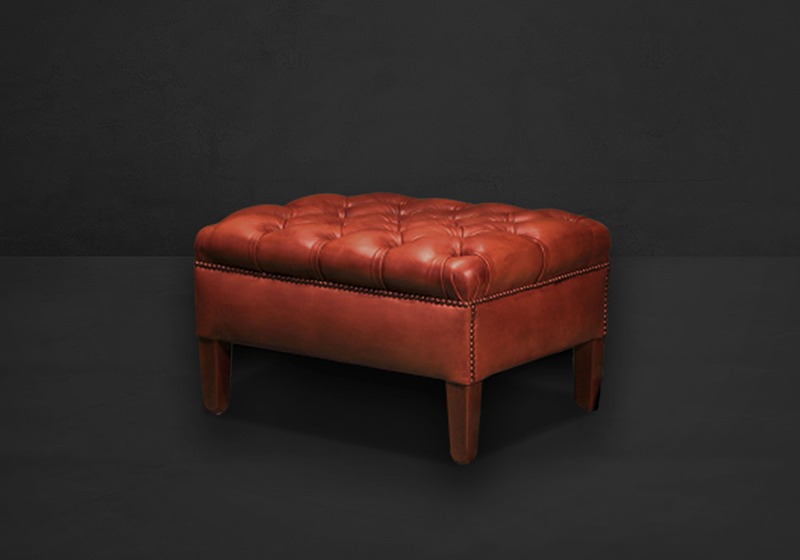 Country Hocker geknöpft