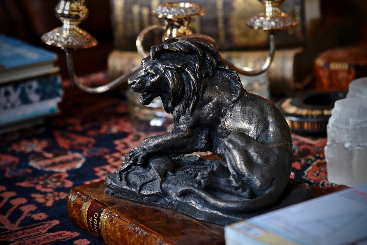 Congo Lion Paperweight – Bild 2