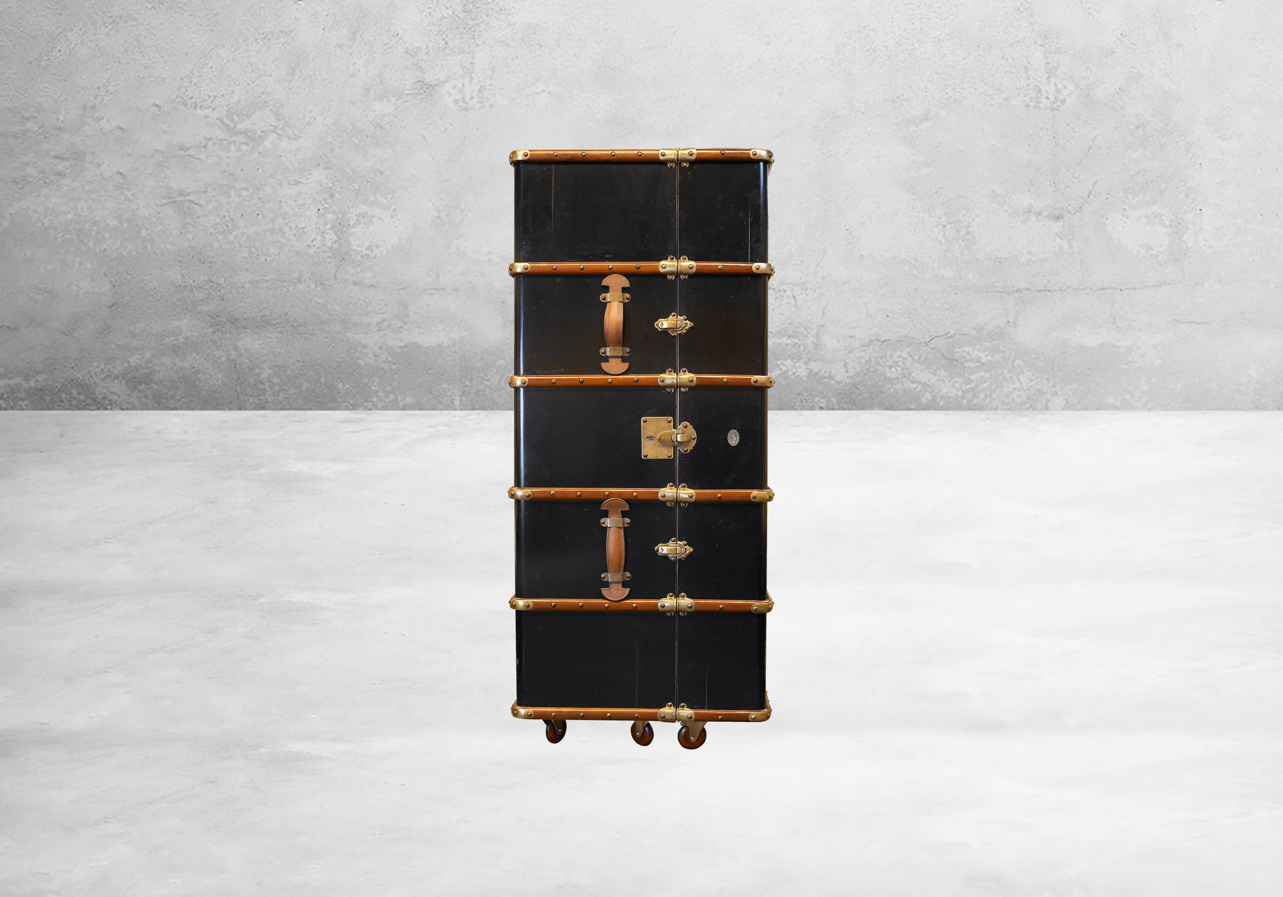 Authentic Models Kofferbar im Travel Design – Bild 9