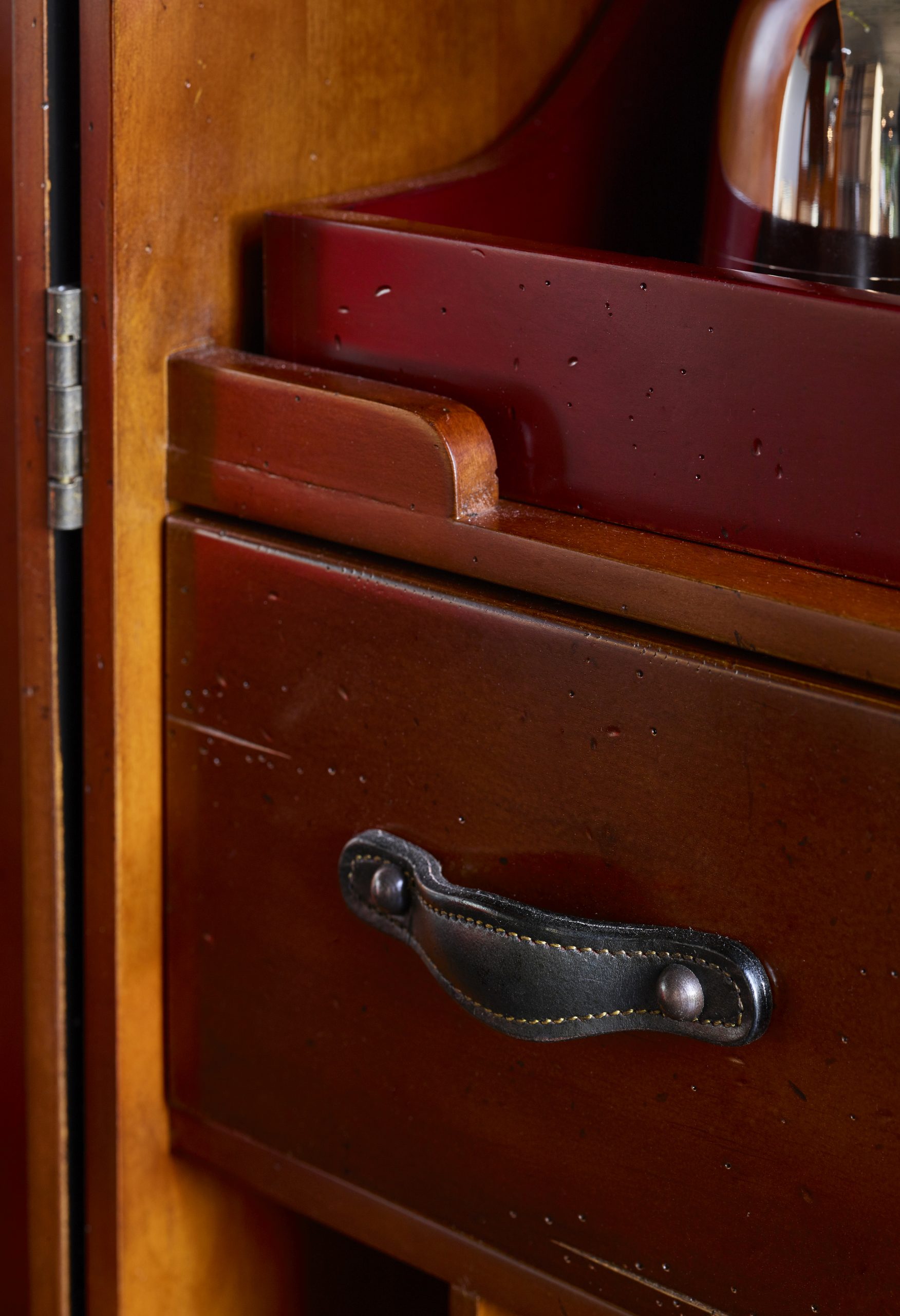 Authentic Models Kofferbar im Travel Design – Bild 12