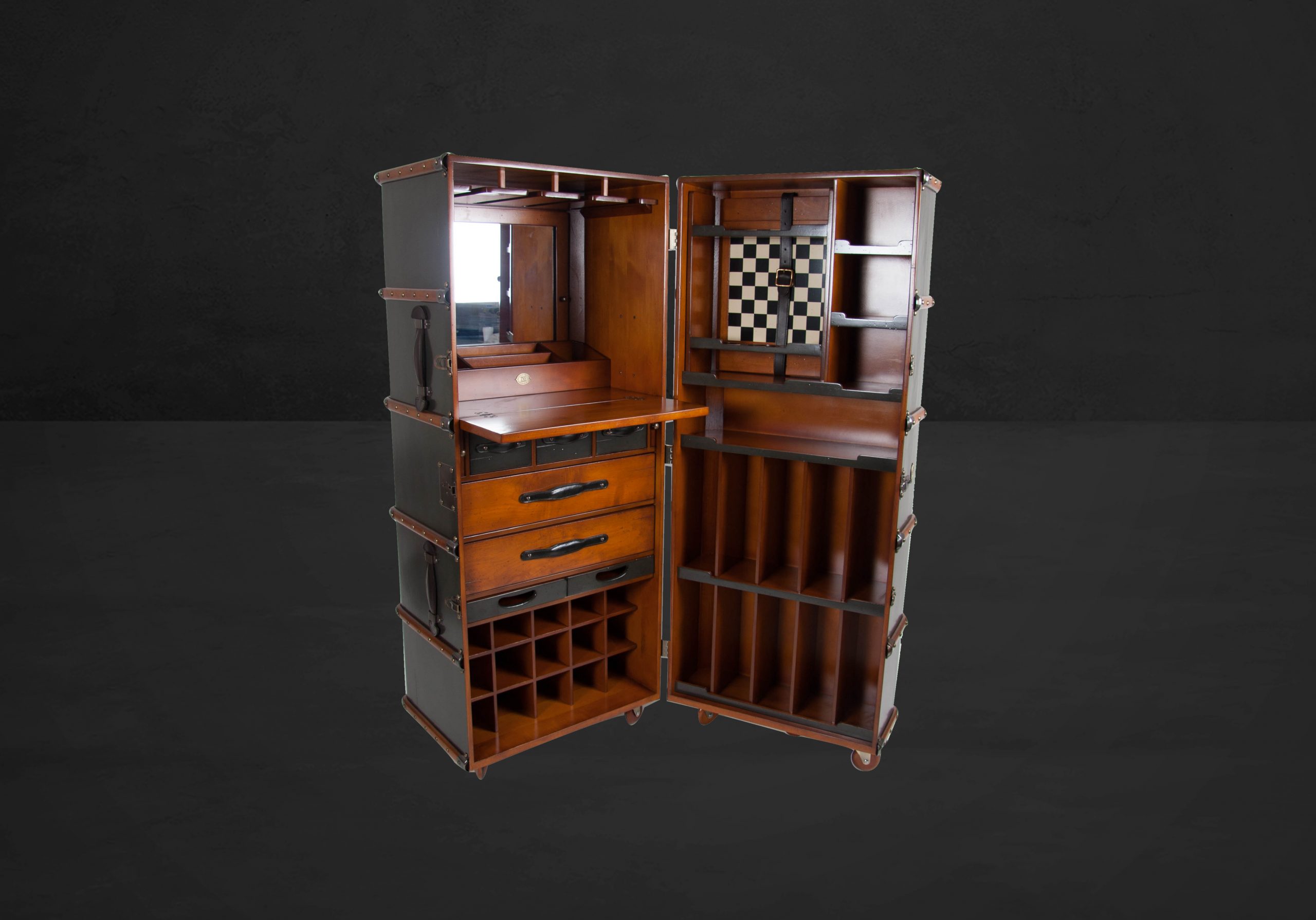 Authentic Models Kofferbar im Travel Design