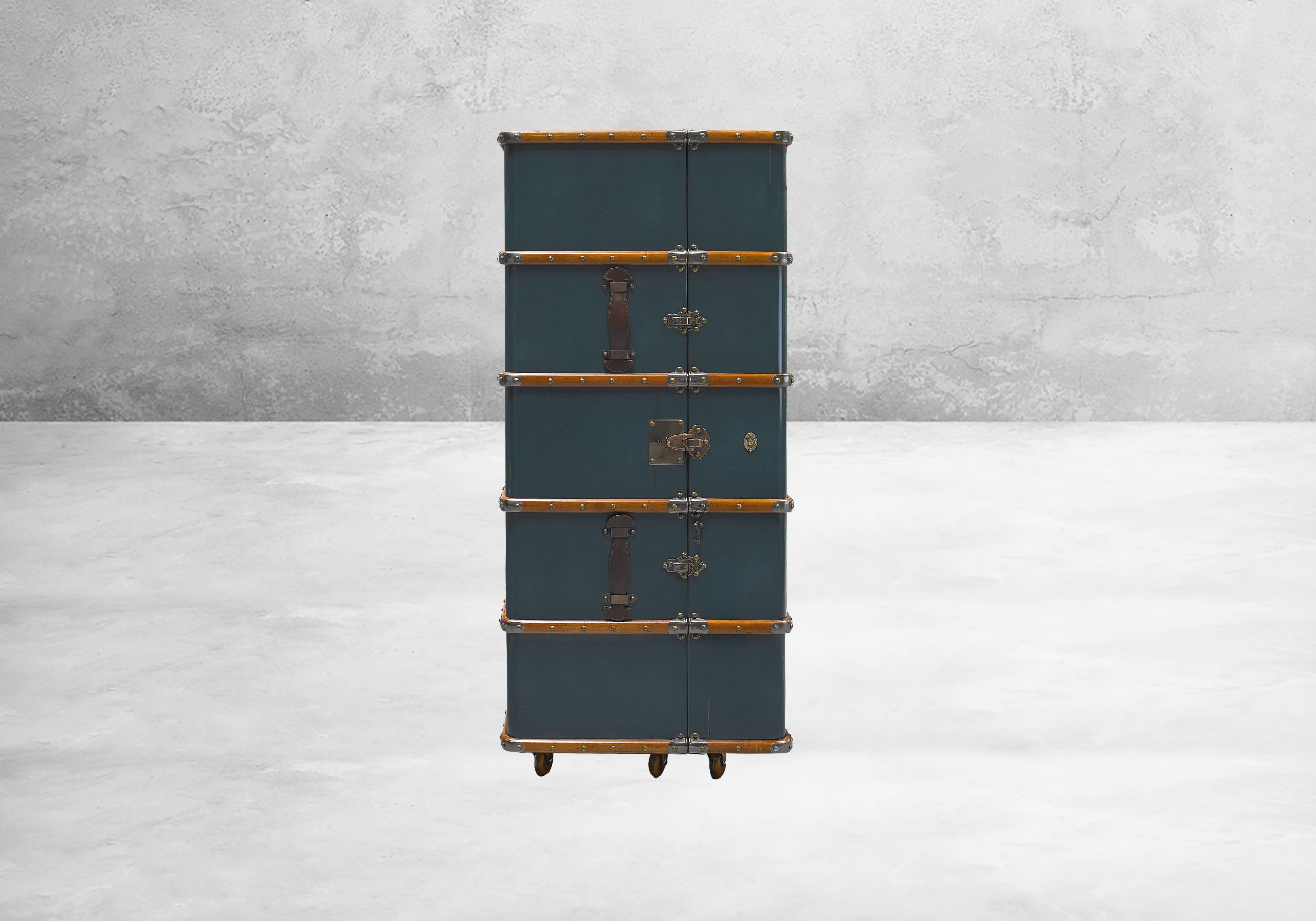 Authentic Models Kofferbar im Travel Design – Bild 10