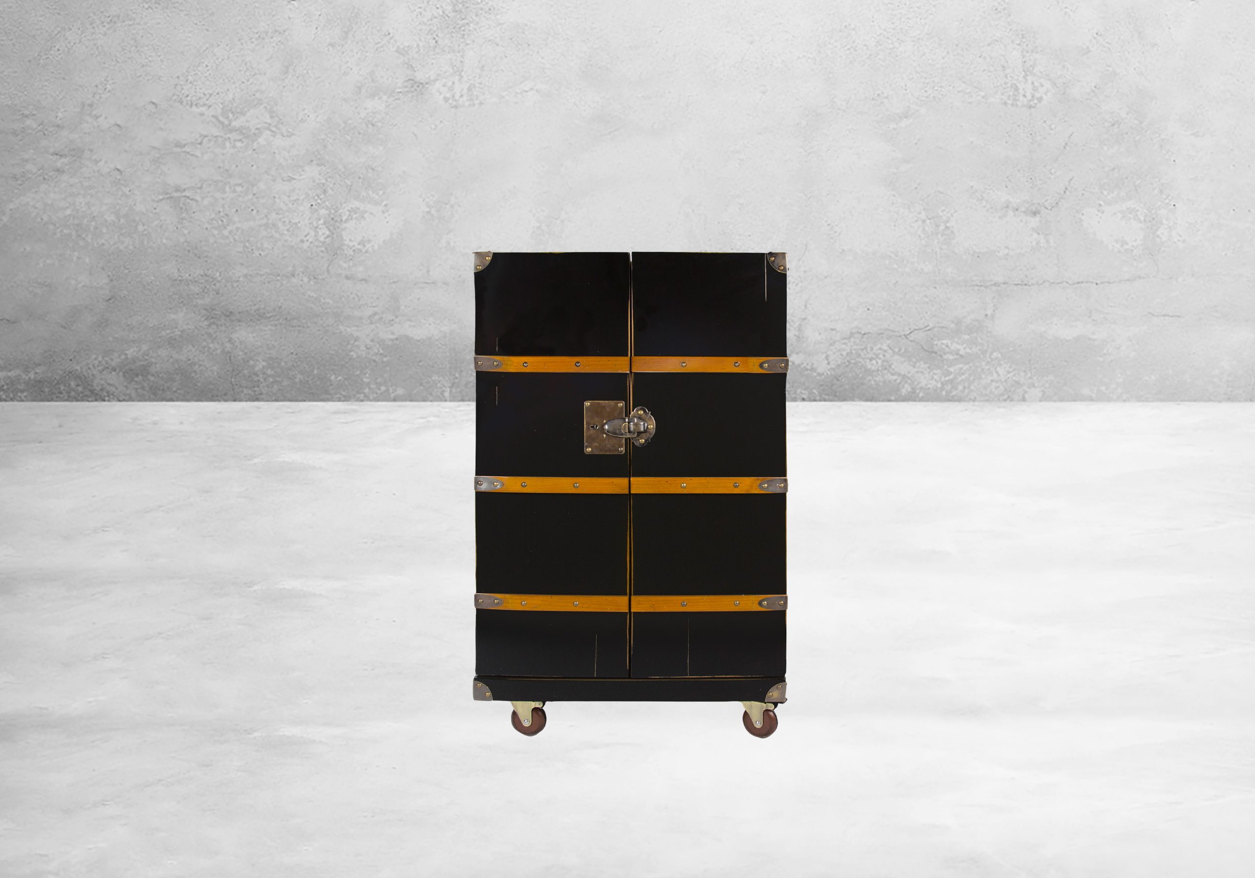 Kleine Kofferbar im Travel Design von Authentic Models – Bild 5