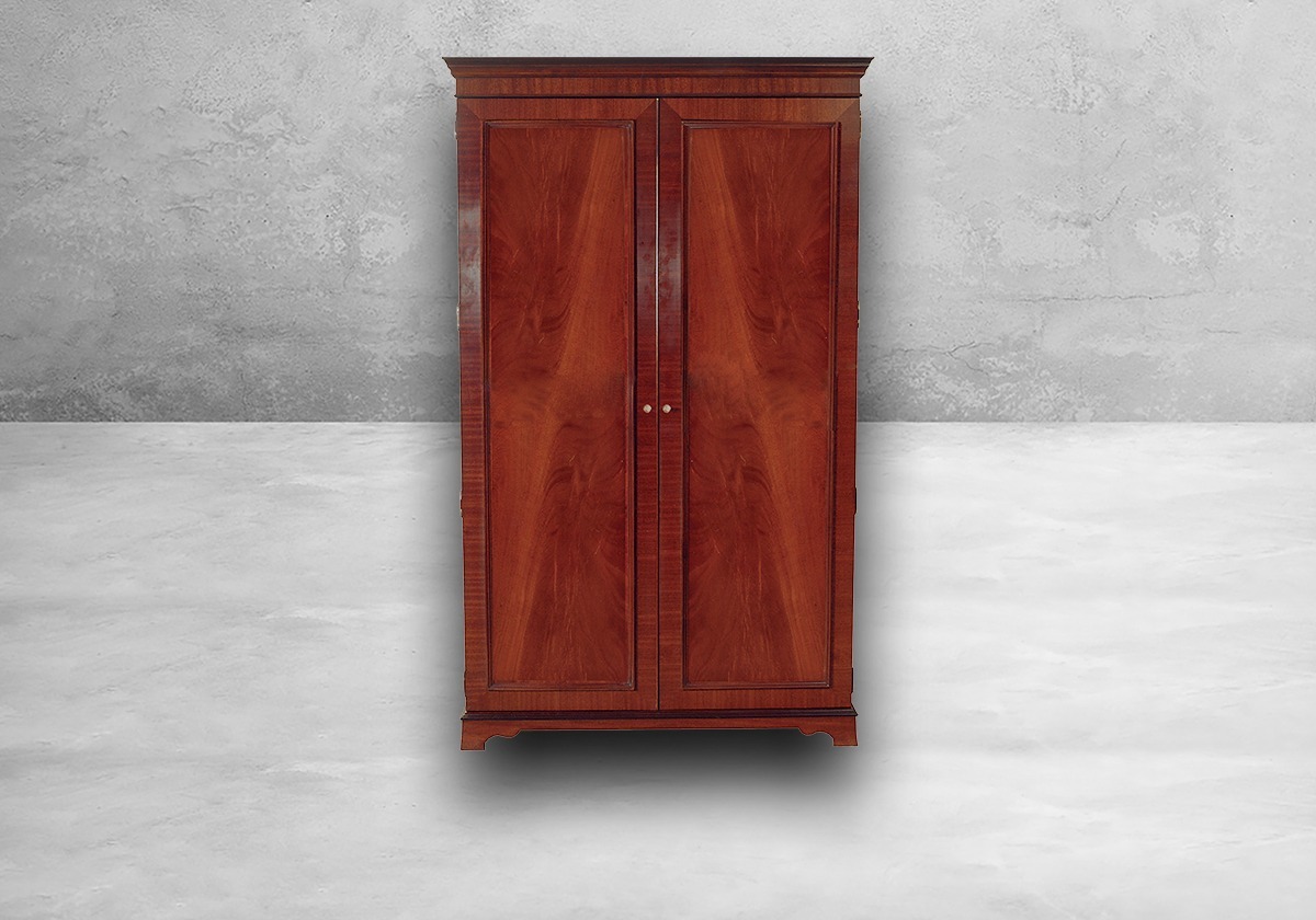 Kleiderschrank mit Türen – Bild 2