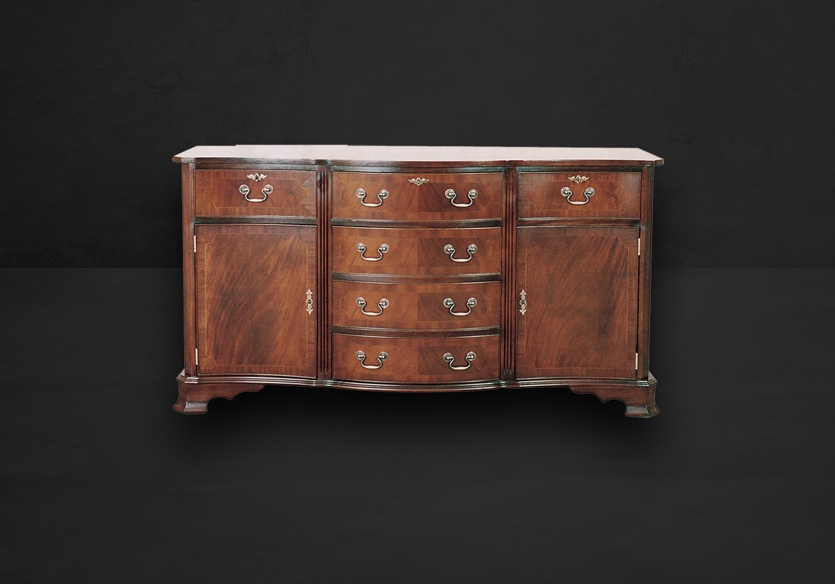 Serpentinenfront Sideboard