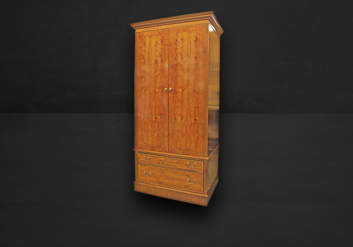 Kleiderschrank mit Schubladen