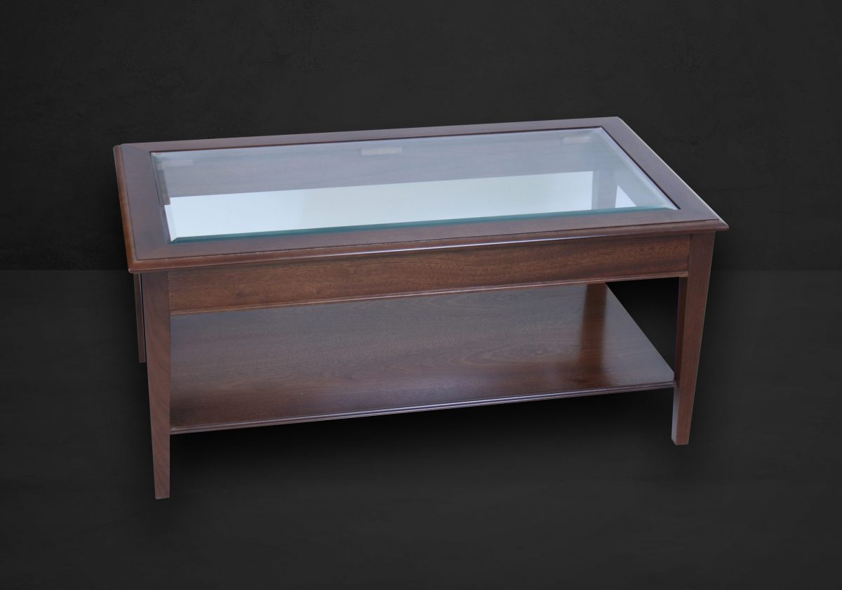 Couchtisch Hepplewhite mit Glasplatte