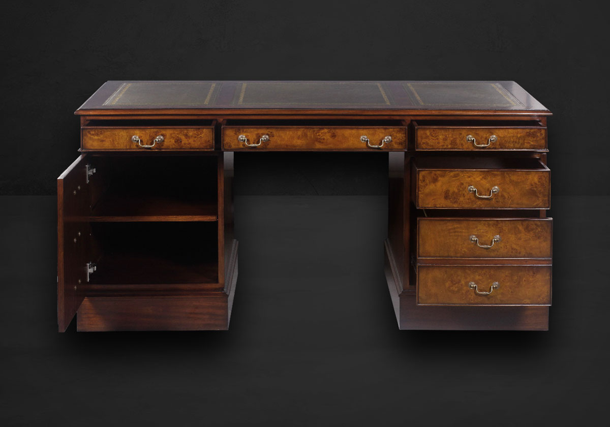 Schreibtisch in Wurzelholz