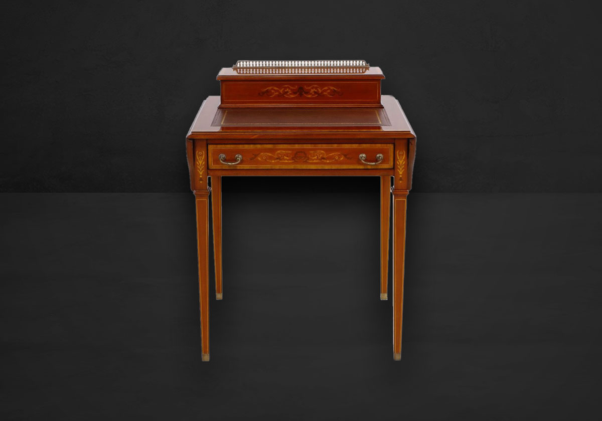 Kleiner Schreibtisch "Drop Leaf"