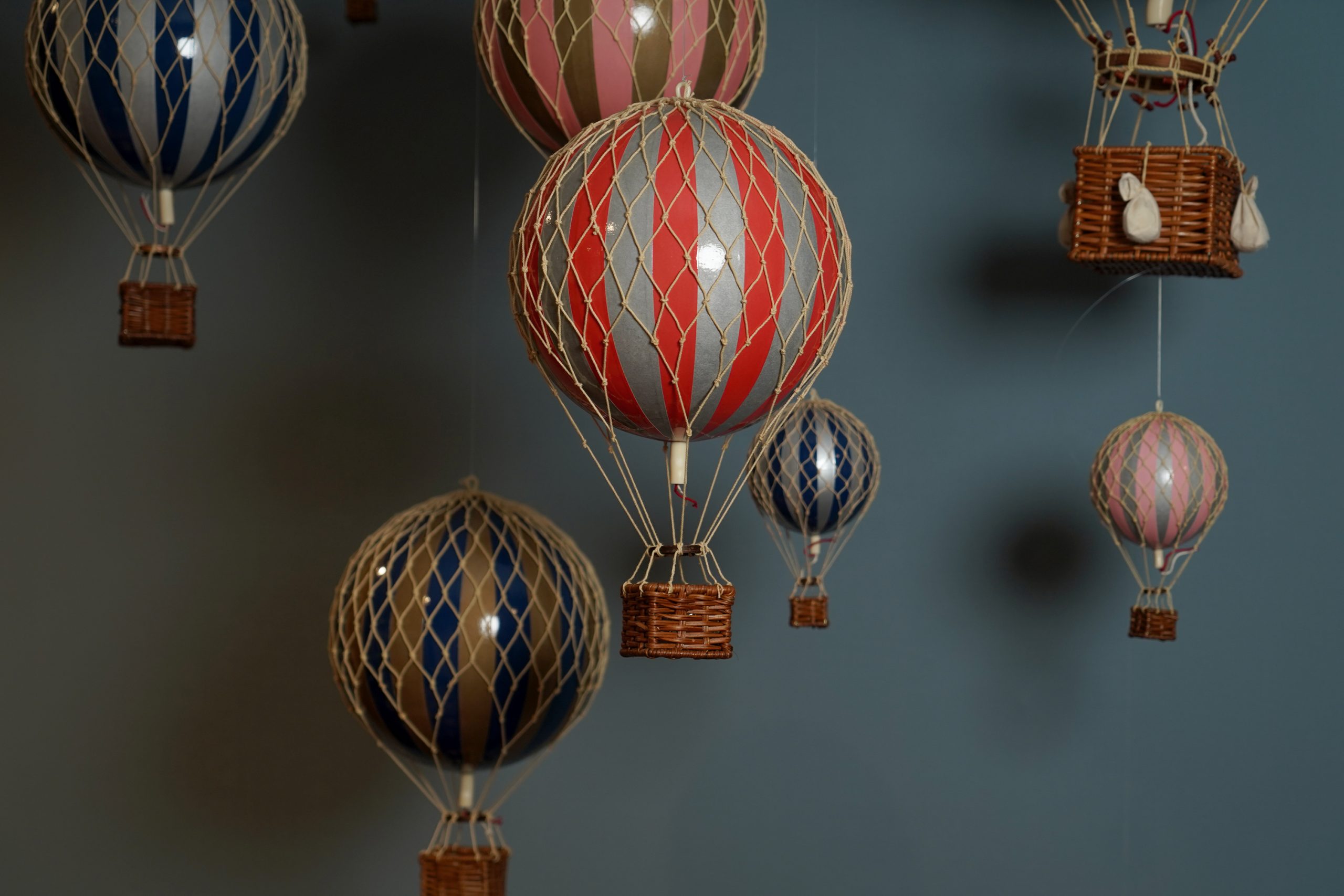 Authentic Models Balloon Gold Blue – Bild 5