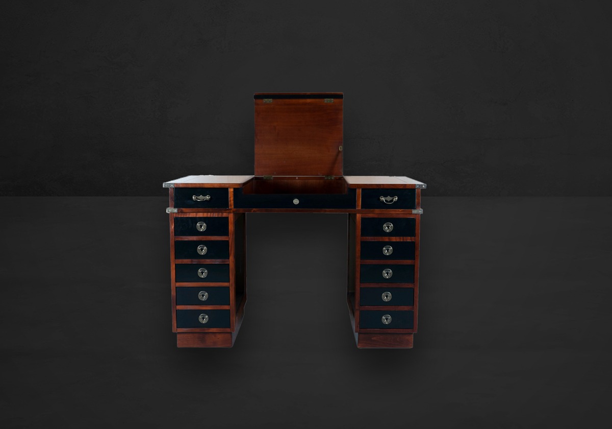 Authentic Models Travel Desk Madras – Bild 4