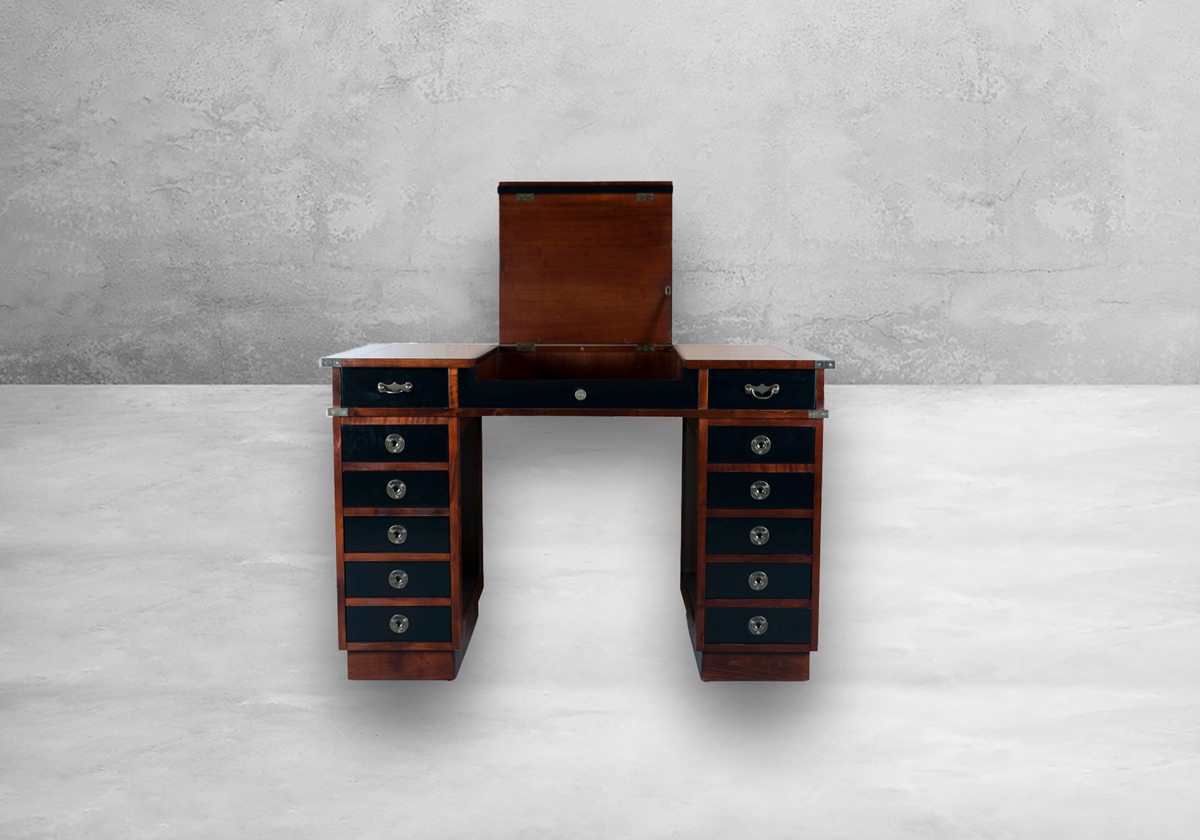 Authentic Models Travel Desk Madras – Bild 5