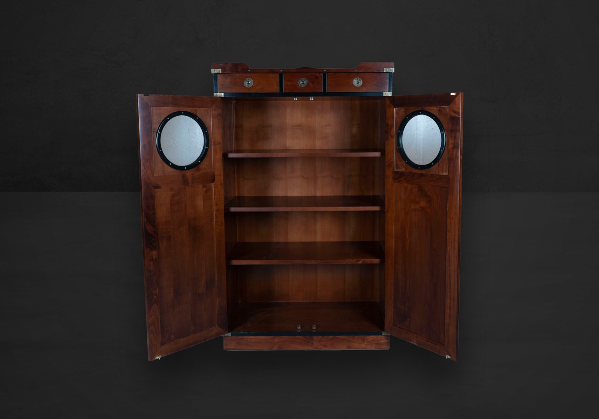 Authentic Models Porthole Cabinet – Bild 5